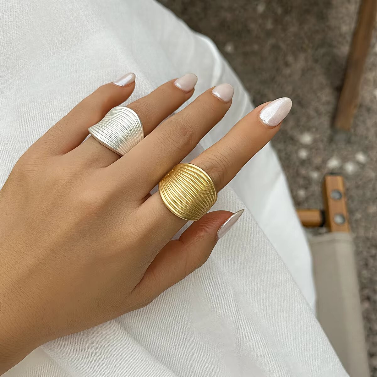 Bagues Tendance Ajustables Géométriques pour Femmes – Bijoux de Doigt Empilables 2025