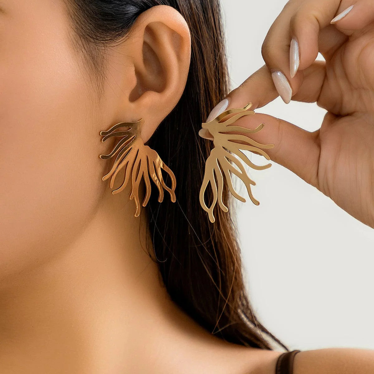 Boucles d'Oreilles Élégantes Ailées Plaquées Or à Motif Géométrique