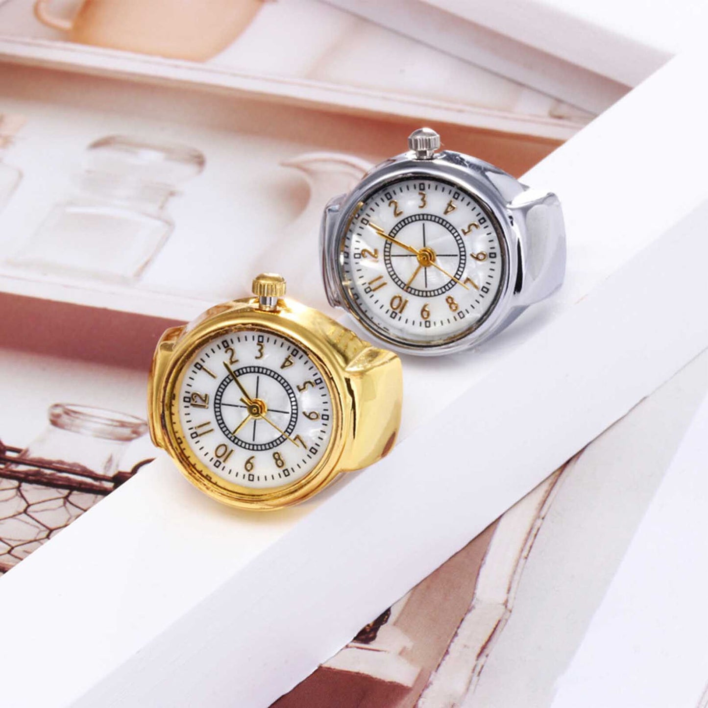 Montre Bague Quartz Chic : Élégant Accessoire Horloger et de Mode