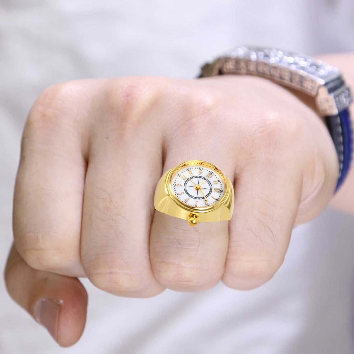 Montre Bague Quartz Chic : Élégant Accessoire Horloger et de Mode