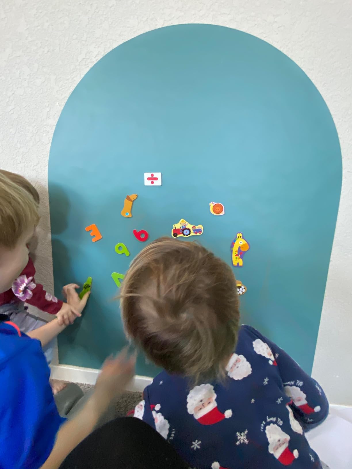 Tableau magnétique mural pour salle de jeux pour enfants